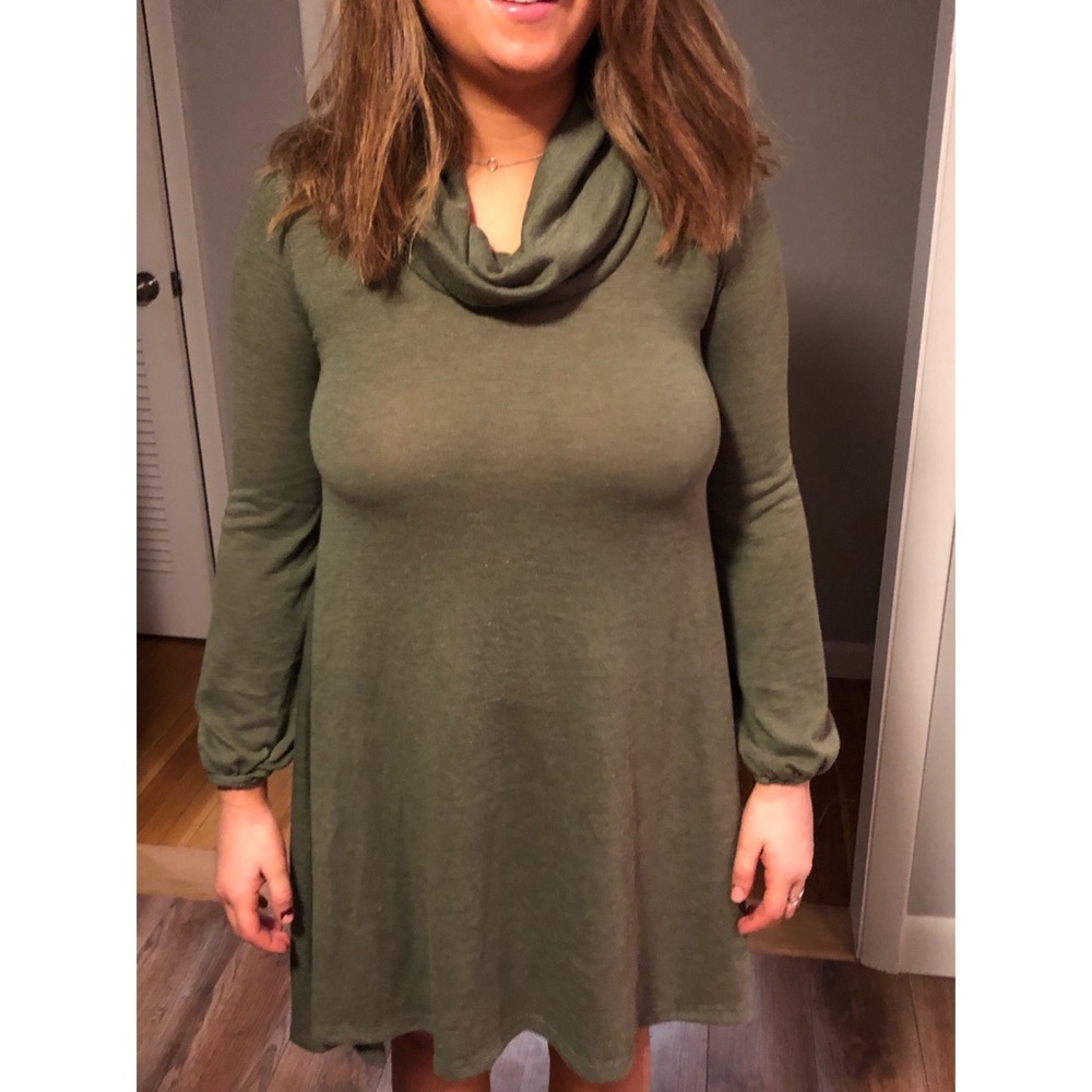 OLIVE MOCK TURTLE NECK LONG BALLOON SLEEVE SMALL